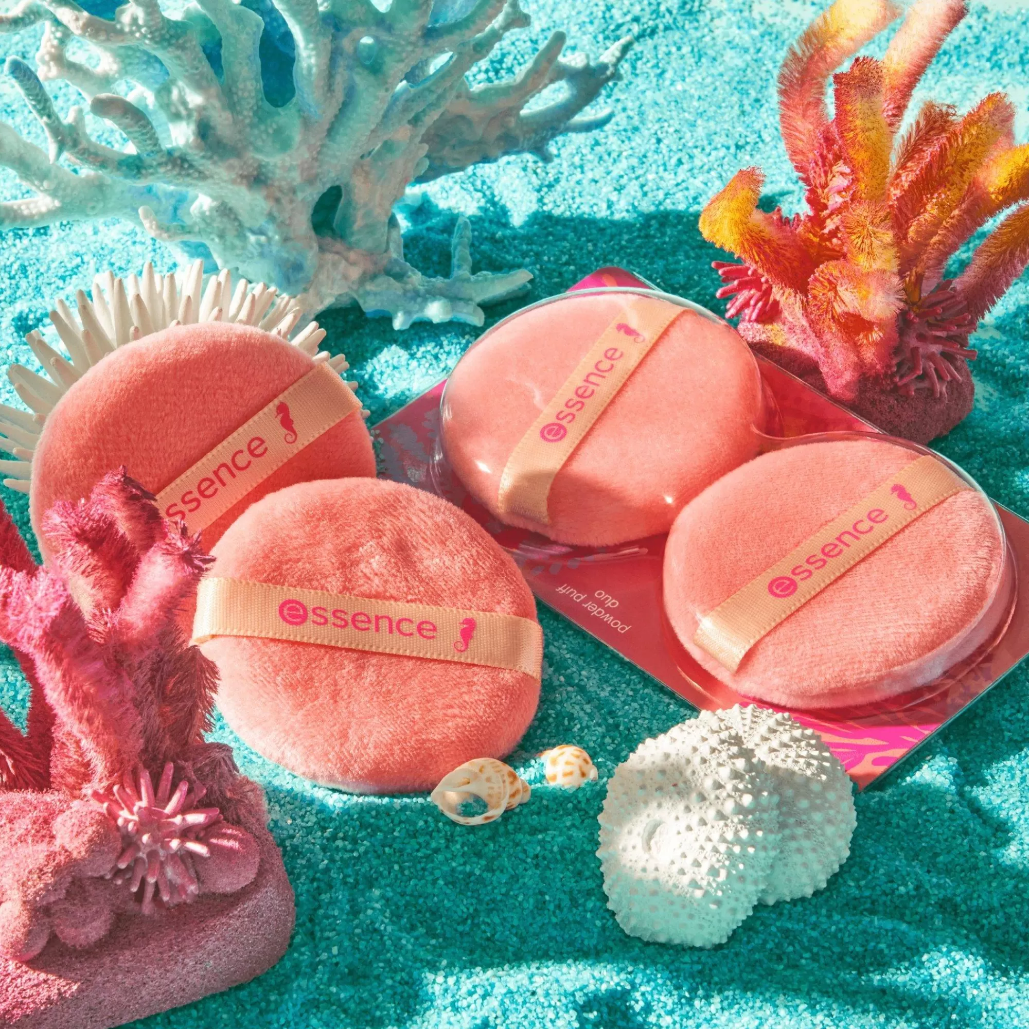 essence Pennelli & Altri Accessori | live LIFE in CORAL duo di piumini da cipria